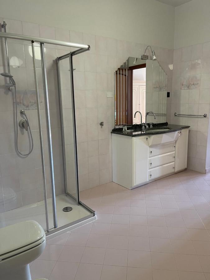 Al Laghetto La Morra Bed & Breakfast ภายนอก รูปภาพ